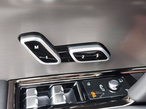 Certified 2025 Land Rover Range Rover Sport Dynamic SE image 18