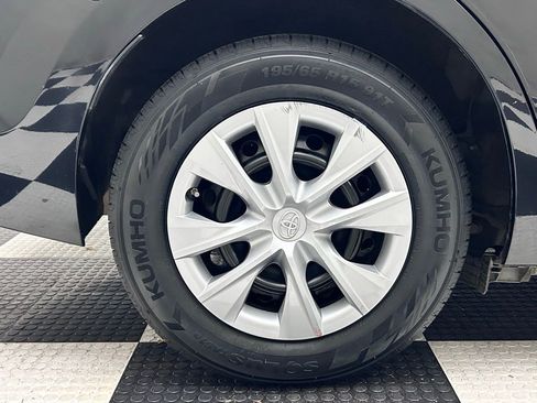 Used 2019 Toyota Corolla L image 8