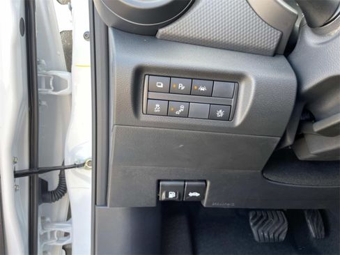 New 2025 Nissan Kicks Play S image 14