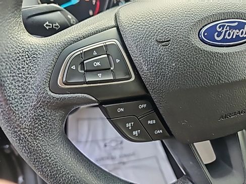 Used 2019 Ford Escape SE image 12