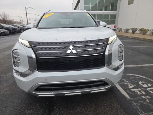 Used 2024 Mitsubishi Outlander SEL image 3
