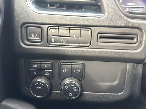 Used 2024 Chevrolet Tahoe LT w/ LT Signature Plus Package image 31