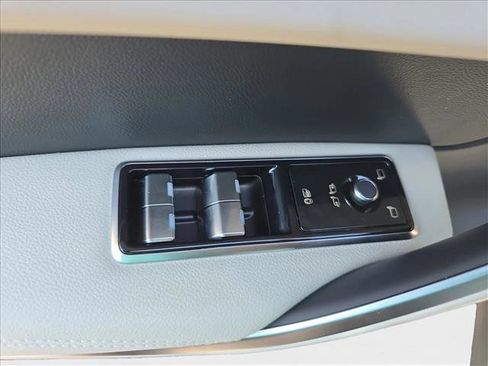 New 2026 Jaguar F-PACE R-Dynamic S image 25