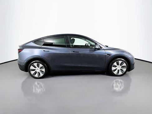 Used 2022 Tesla Model Y Long Range image 6