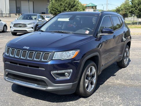 Used 2018 Jeep Compass Limited w/ Navigation Group AWD/4WD image 2