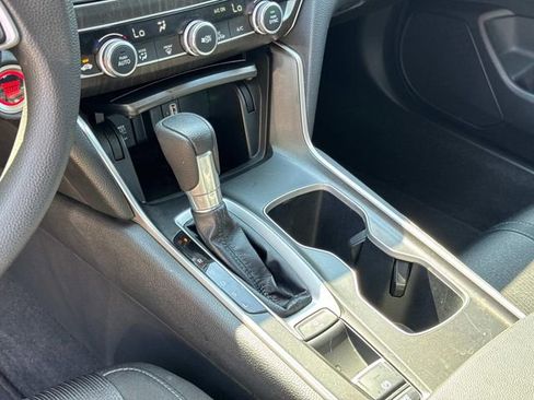 Used 2019 Honda Accord EX image 32