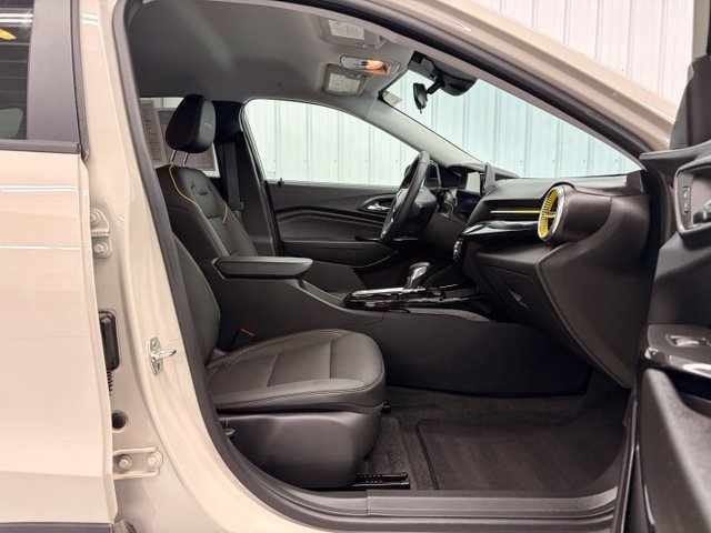 Used 2026 Chevrolet Trax ACTIV w/ Driver Confidence Package FWD image 11