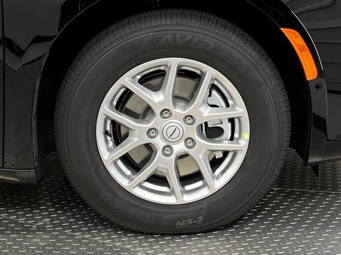 New 2026 Chrysler Pacifica Select image 6