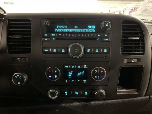 Used 2010 Chevrolet Silverado 2500 LT w/ Interior Plus Package image 16