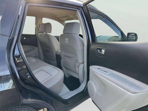 Used 2013 Nissan Rogue SV image 18