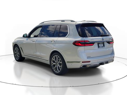 Used 2023 BMW X7 xDrive40i w/ Premium Package AWD/4WD image 5