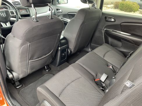 Used 2014 Dodge Journey SXT w/ Flexible Seating Group image 19