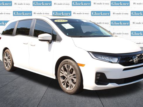 Used 2025 Honda Odyssey Touring image 3