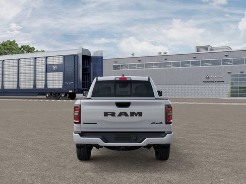 New 2026 RAM 1500 4x4 Crew Cab image 7