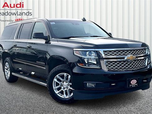 Used 2019 Chevrolet Suburban LT w/ LT Signature Package image 3