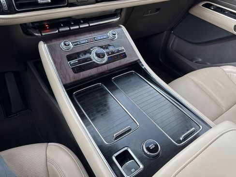 Used 2021 Lincoln Aviator Reserve w/ Equipment Group 201A AWD/4WD image 35
