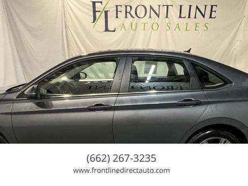Used 2023 Volkswagen Jetta SE FWD image 4