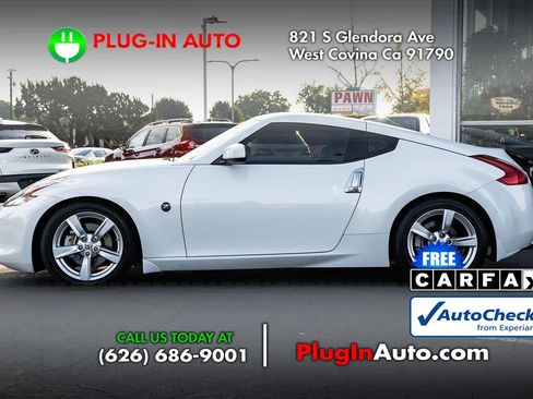 Used 2010 Nissan 370Z Touring image 5