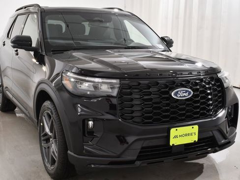 New 2026 Ford Explorer ST-Line w/ ST-Line Street Pack AWD/4WD image 4