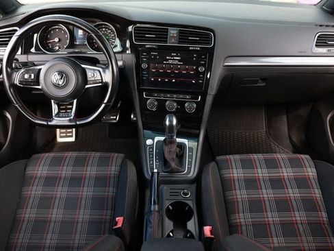 Used 2018 Volkswagen GTI SE FWD image 24