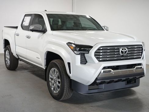 New 2026 Toyota Tacoma Limited AWD/4WD image 3