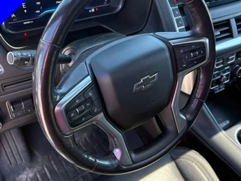 Used 2022 Chevrolet Tahoe Z71 w/ Luxury Package AWD/4WD image 16