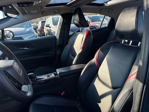 Used 2025 Toyota Prius Plug-In Hybrid image 14