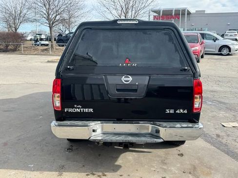Used 2009 Nissan Frontier SE w/ SE Value Truck Pkg image 2