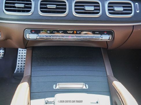 Used 2024 Mercedes-Benz GLS 450 4MATIC image 43