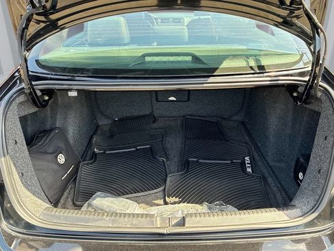 Used 2017 Volkswagen Jetta SE FWD image 14
