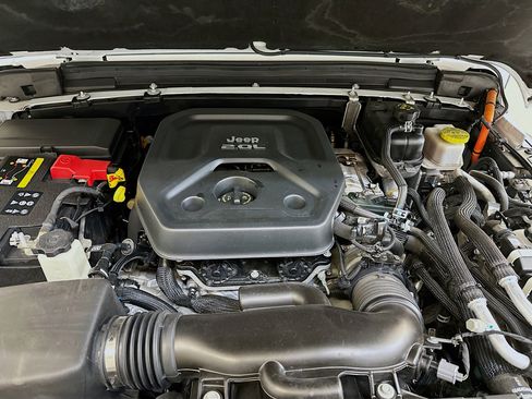 Used 2021 Jeep Wrangler Sahara image 34