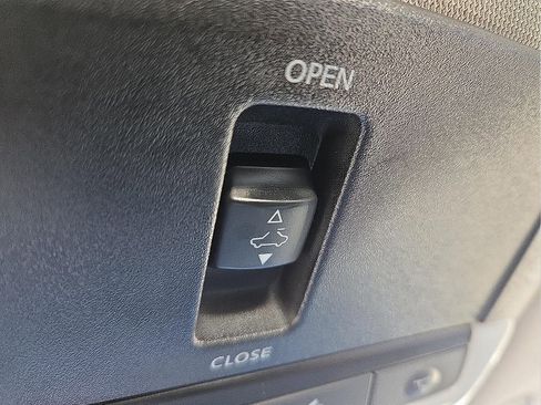 Used 2022 Nissan Altima 2.5 SV w/ SV Premium Package image 22