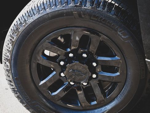 Used 2018 Chevrolet Silverado 2500 High Country w/ Duramax Plus Package image 29