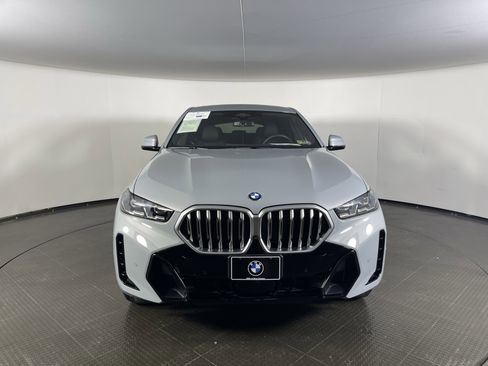 Certified 2024 BMW X6 xDrive40i image 5