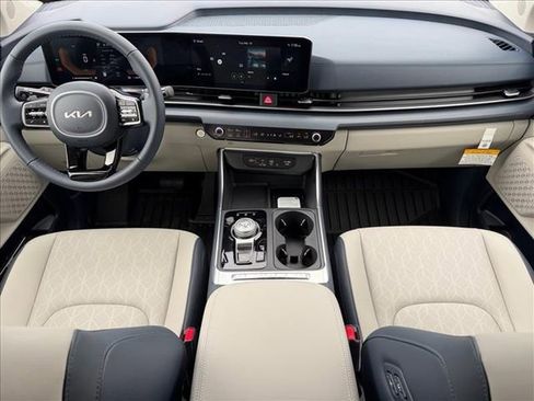New 2026 Kia Carnival EX FWD image 16
