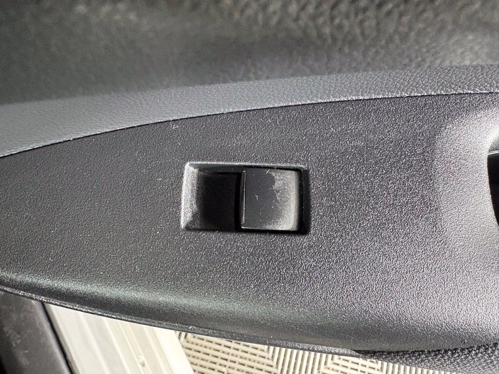Used 2022 Toyota Corolla LE FWD image 43