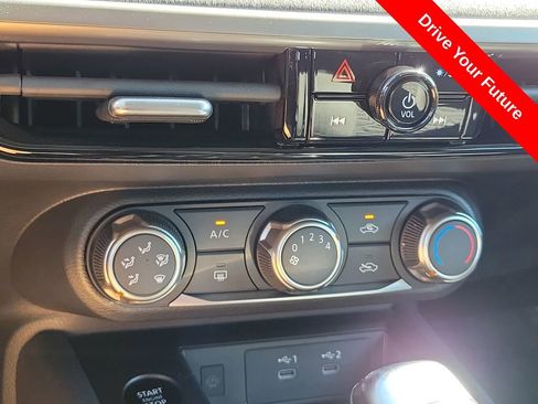 Used 2025 Nissan Kicks SV FWD image 12