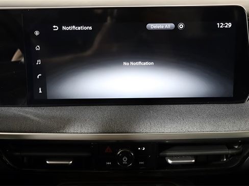 Used 2025 Nissan Kicks SV w/ SV Premium Package image 29