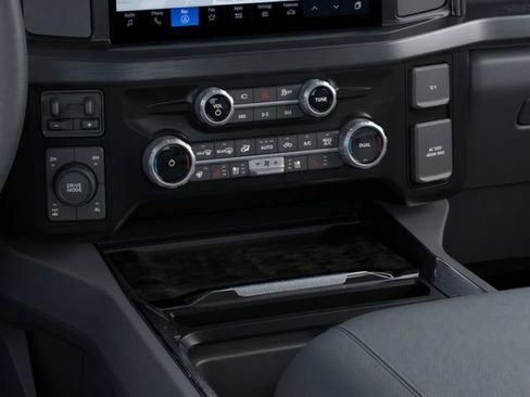 New 2026 Ford F250 Lariat w/ Black Appearance Package AWD/4WD image 15