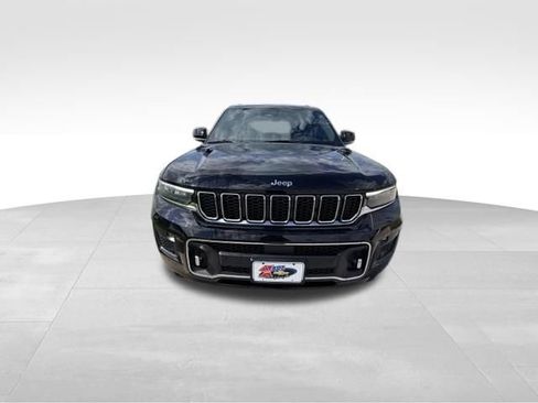 Used 2021 Jeep Grand Cherokee L Overland w/ Luxury Tech Group IV AWD/4WD image 3