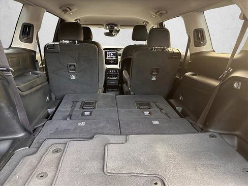 Used 2023 Jeep Grand Cherokee L Laredo image 7