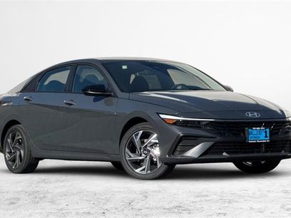 New 2025 Hyundai Elantra SEL
