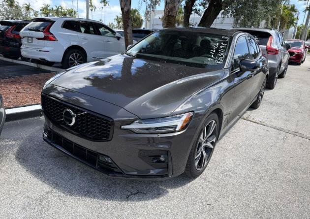 Used 2024 Volvo S60 B5 Plus FWD image 1