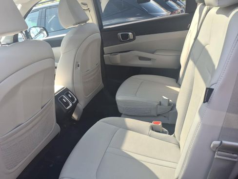 Certified 2025 Kia Sorento X-Line EX AWD/4WD image 8
