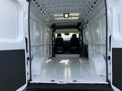 Used 2026 RAM ProMaster 2500 w/ Convenience Group FWD image 19