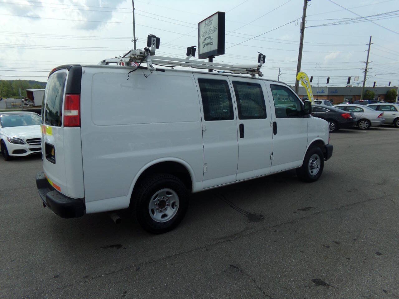 Used 2015 Chevrolet Express 2500 RWD image 52