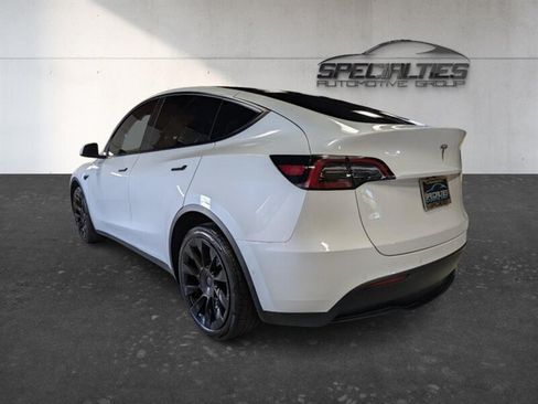 Used 2021 Tesla Model Y Long Range AWD/4WD image 8