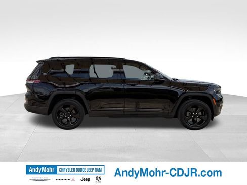 Used 2025 Jeep Grand Cherokee L Limited w/ Black Appearance Package AWD/4WD image 8