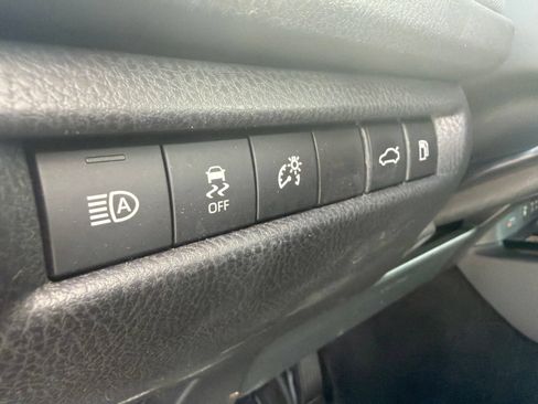 Used 2025 Toyota Camry LE FWD image 14
