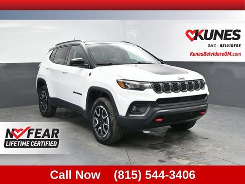 Used 2025 Jeep Compass Trailhawk AWD/4WD image 1